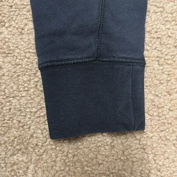 Jordan women zip up hoodie. Medium - Picture 4 of 7